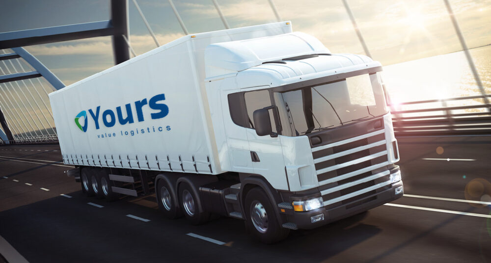 Vrachtwagen van Yours Value Logistics rijdt over de snelweh